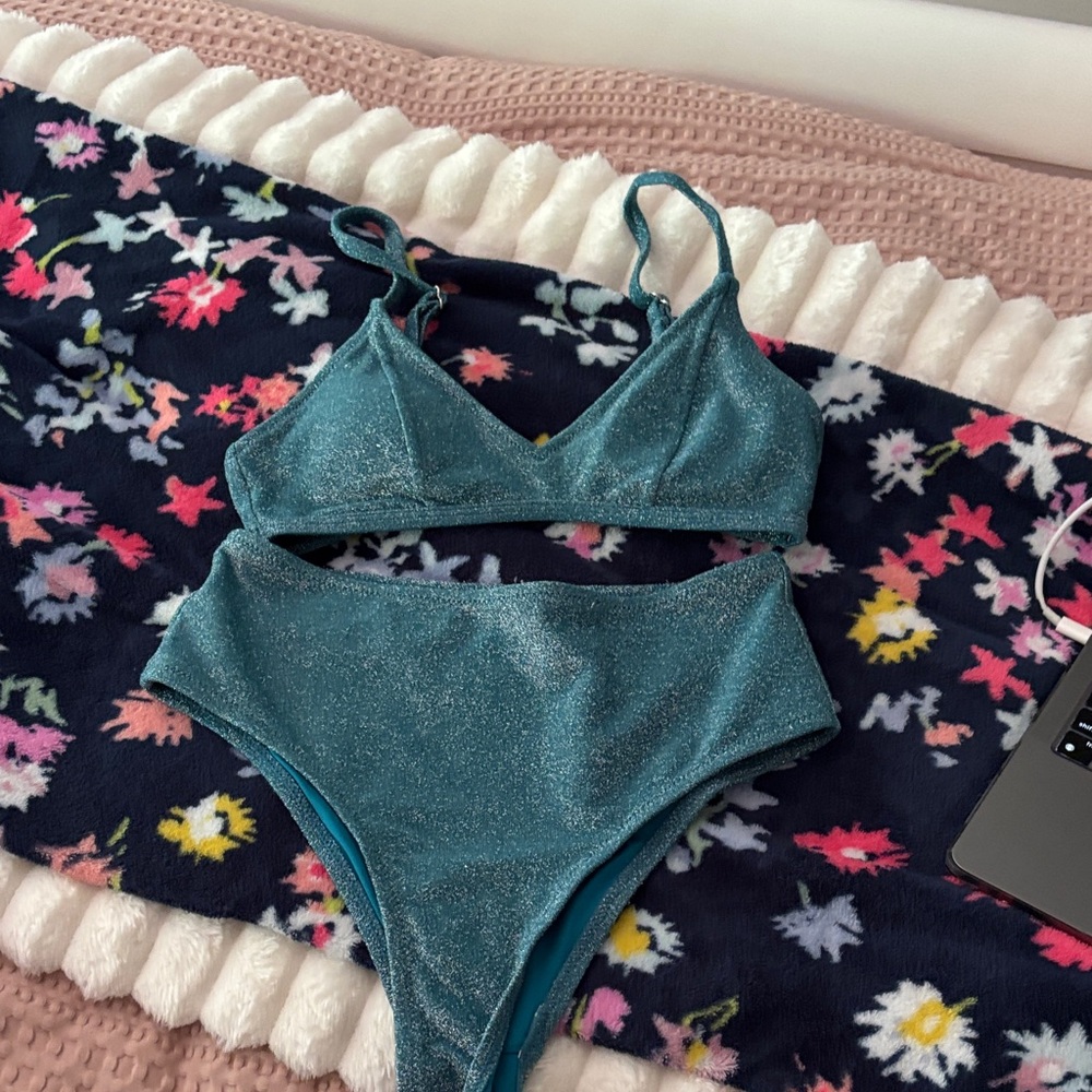 Cupshe Sparkling Teal Bikini Set